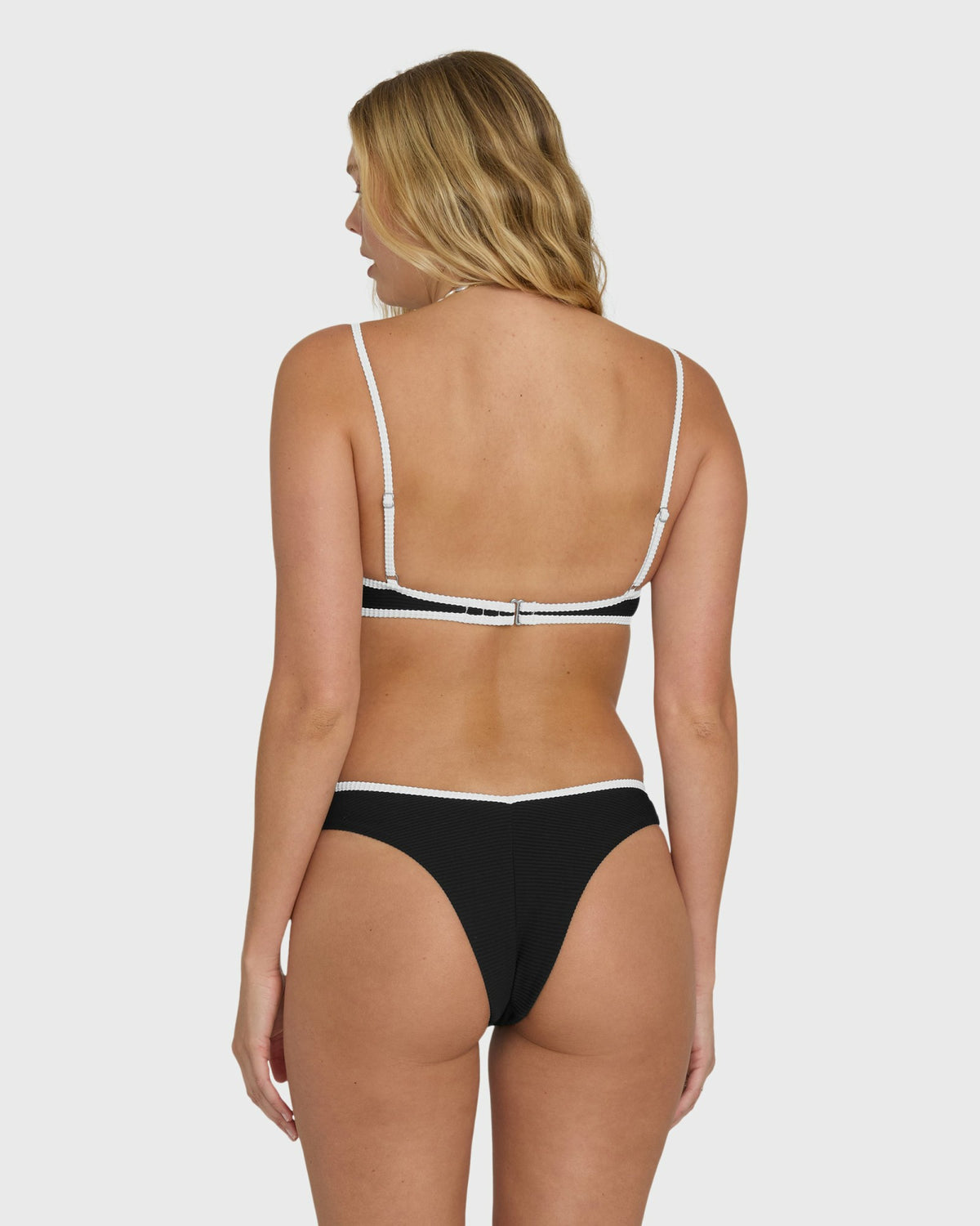 Billabong Women's Tanlines Bound Jaclyn Crop Bralette Bikini Top - Black Pebble