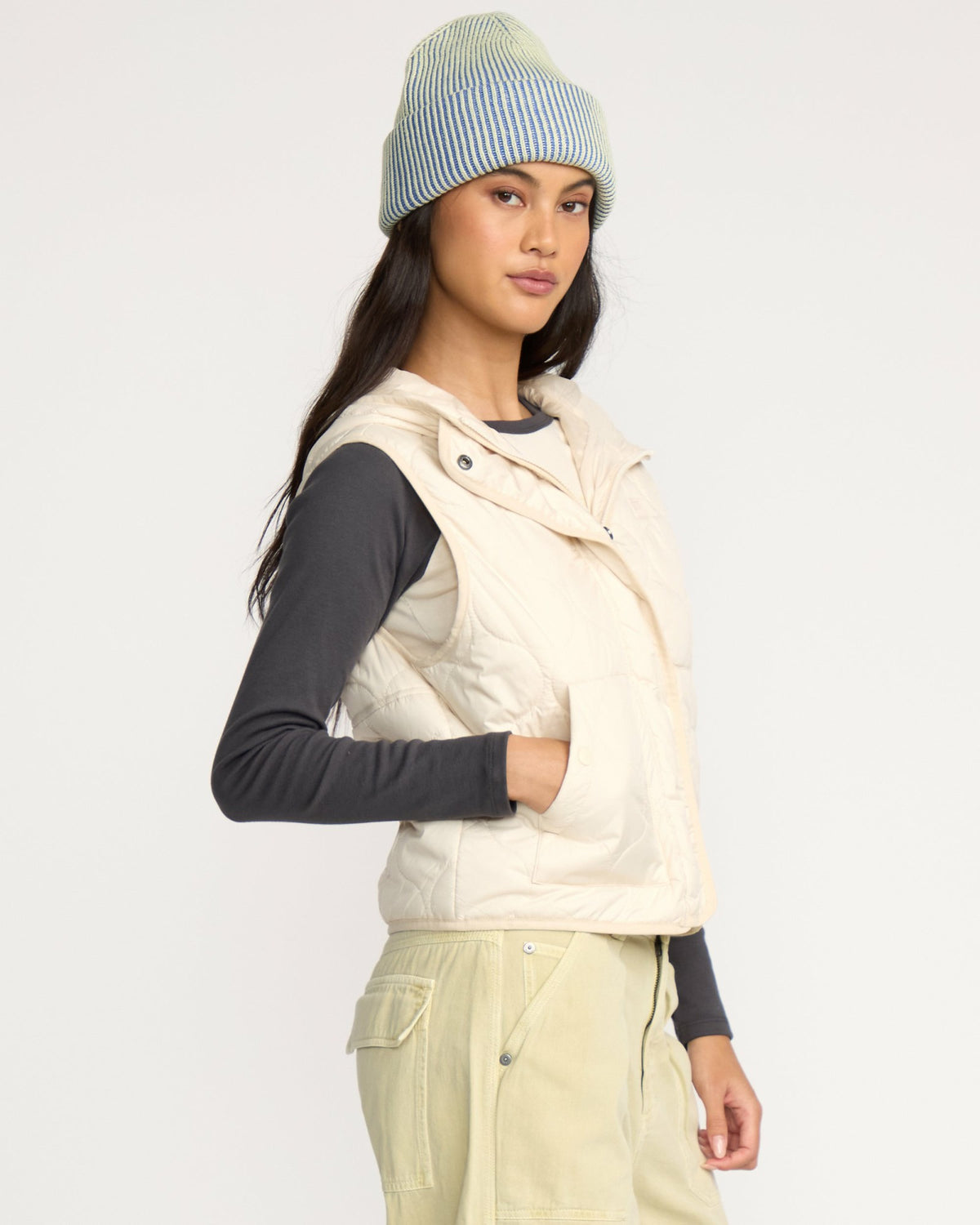 Billabong Women's A\/Div Cliffs Quilted Lightweight Vest - Whitecap