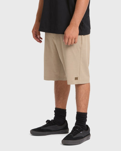 Billabong Men's Crossfire Submersible 21\" Amphibian Hybrid Shorts - Khaki