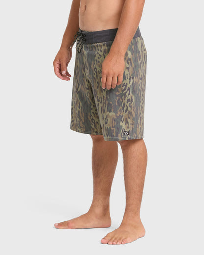 Billabong Men's Sundays Pro 19\" Boardshorts - Khaki