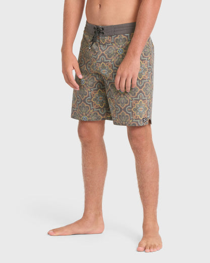 Billabong Men's Good Times Lo Tide 17.5\" Boardshorts - Slate Black