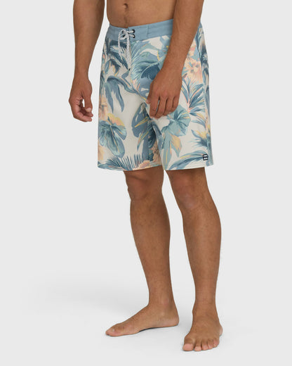 Billabong Men's Sundays Lo Tide 18\" Boardshorts - Blue Horizon