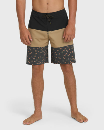 Billabong Men's Tribong Lo Tide 18\" Boardshorts - Khaki