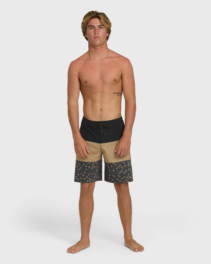 Billabong Men's Tribong Lo Tide 18\" Boardshorts - Khaki