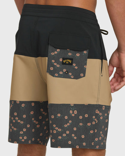 Billabong Men's Tribong Lo Tide 18\" Boardshorts - Khaki