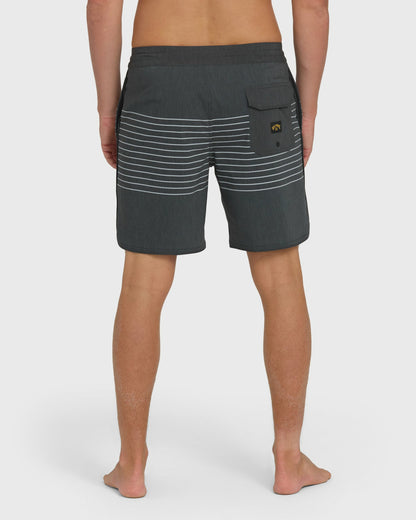 Billabong Men's 73 Lo Tide 18\" Boardshorts - Black