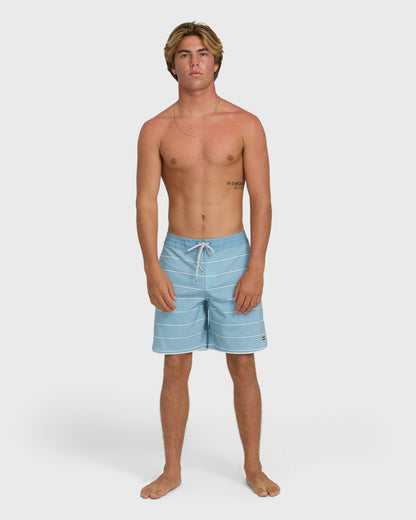 Billabong Men's 73 Lo Tide 18\" Boardshorts - Real Teal