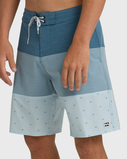Billabong Men's Tribong Lo Tide 19\" Boardshorts - Blue Fog Multi - Blue Fog