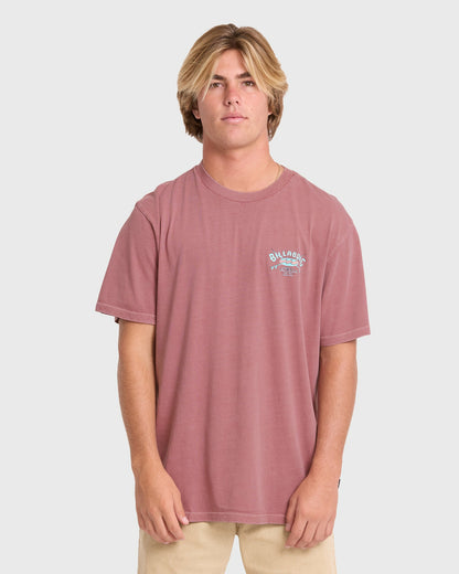 Billabong Men's Heritage Arch Wave Washed Premium Short Sleeve Cotton T-Shirt - Red Dahlia