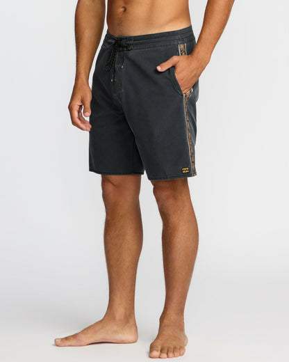 Billabong Men's Wategos Lo Tide 19\" Boardshorts - Phantom