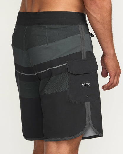 Billabong Men's 73 Pro Performance 18\" Boardshorts - Black