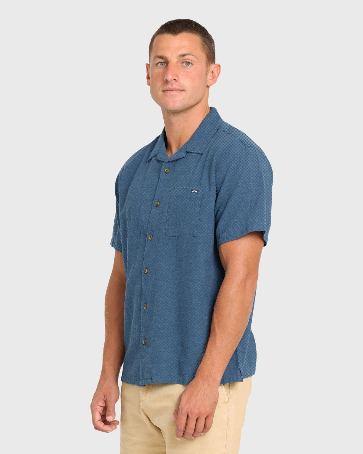 Billabong Men's Victoria Vacay Short Sleeve Woven Shirt - China Blue