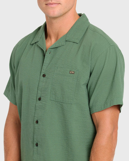 Billabong Men's Victoria Vacay Short Sleeve Woven Shirt - Sea Spray