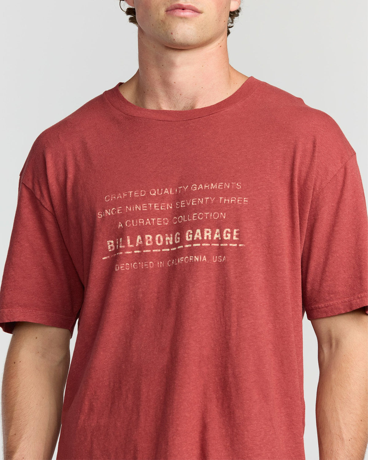 Billabong Men's The Label Garage Regular Short Sleeve T-Shirt - Burnt Red