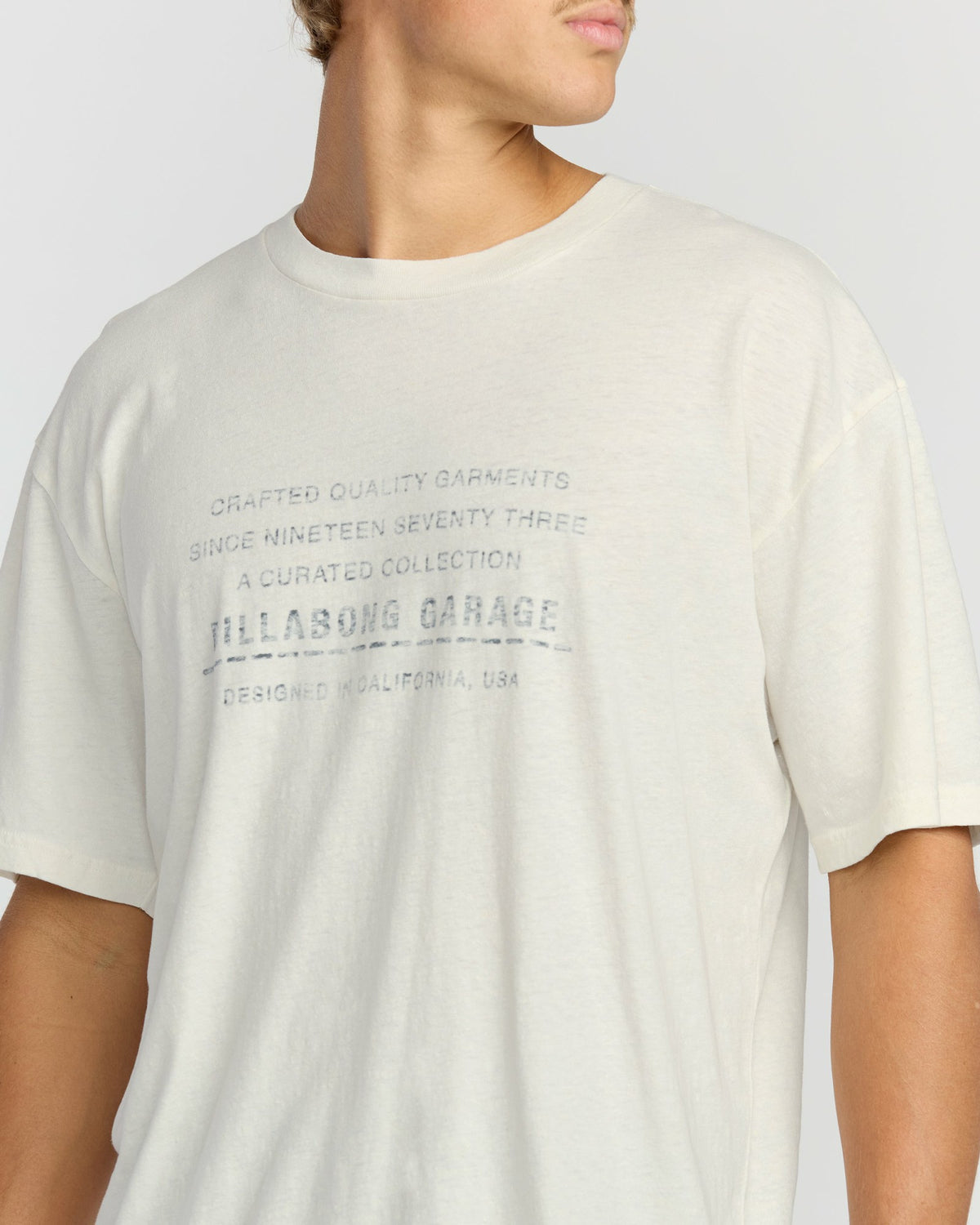 Billabong Men's The Label Garage Regular Short Sleeve T-Shirt - Off White