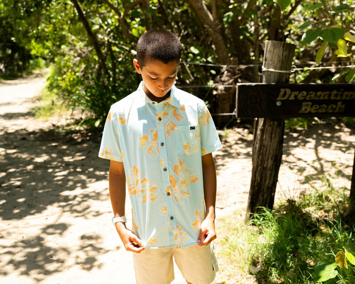 Billabong Women's Boys Sundays Short Sleeve Shirt