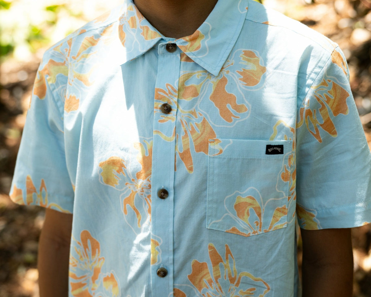 Billabong Women's Boys Sundays Short Sleeve Shirt