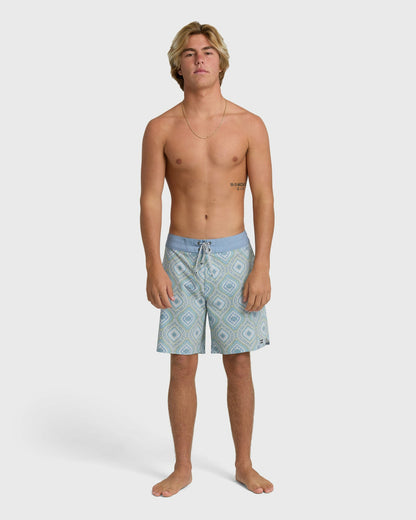 Billabong Men's Good Times Pro 18\" Boardshorts - Fog Gray Multi - Fog Gray