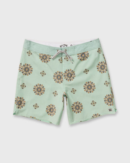 Billabong Men's Good Times Pro Performance 18\" Boardshorts - Seafoam