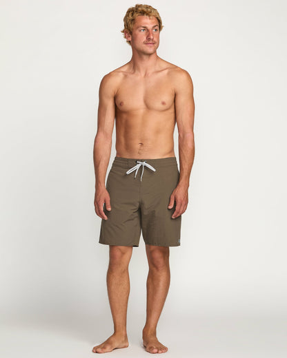 Billabong Men's Wategos Lo Tide 19\" Boardshorts - Brown