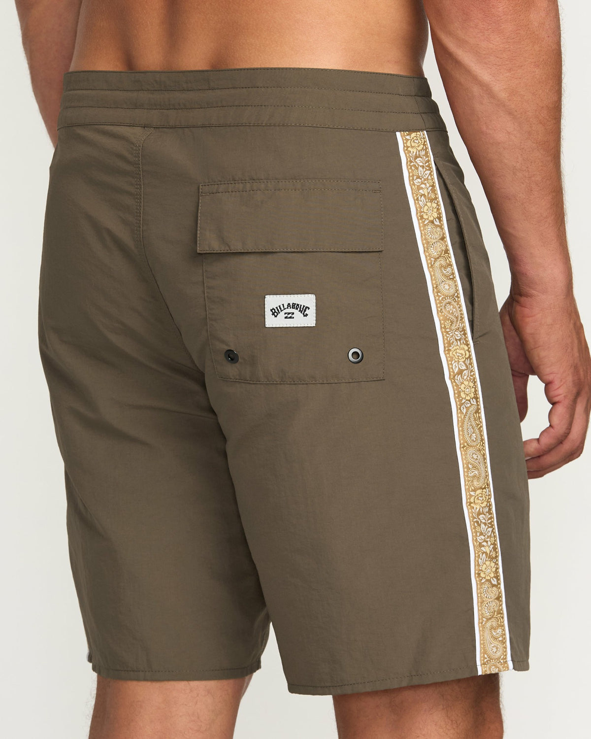 Billabong Men's Wategos Lo Tide 19\" Boardshorts - Brown