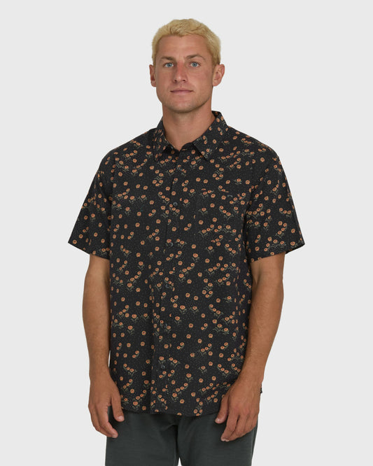 Billabong Men's Sundays Mini Short Sleeve Woven Shirt - Black