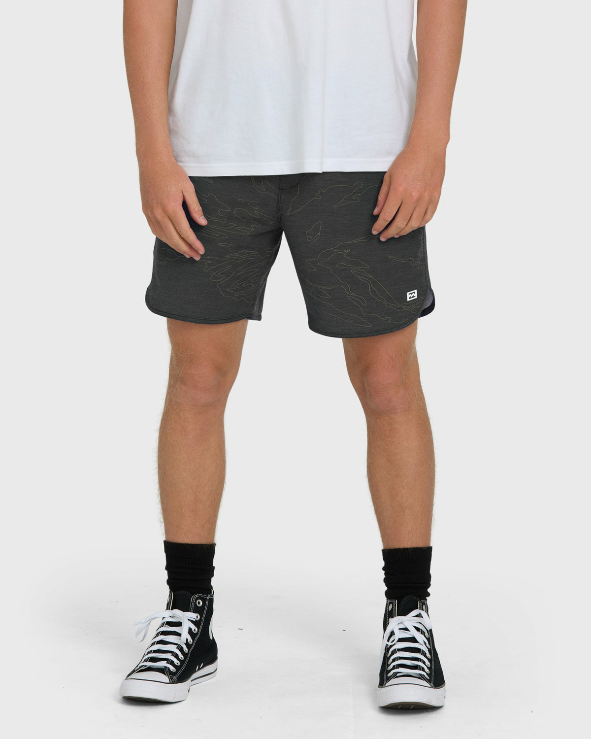 Billabong Men's Surftrek Transit Elastic 17\" Hybrid Shorts - Black Camo