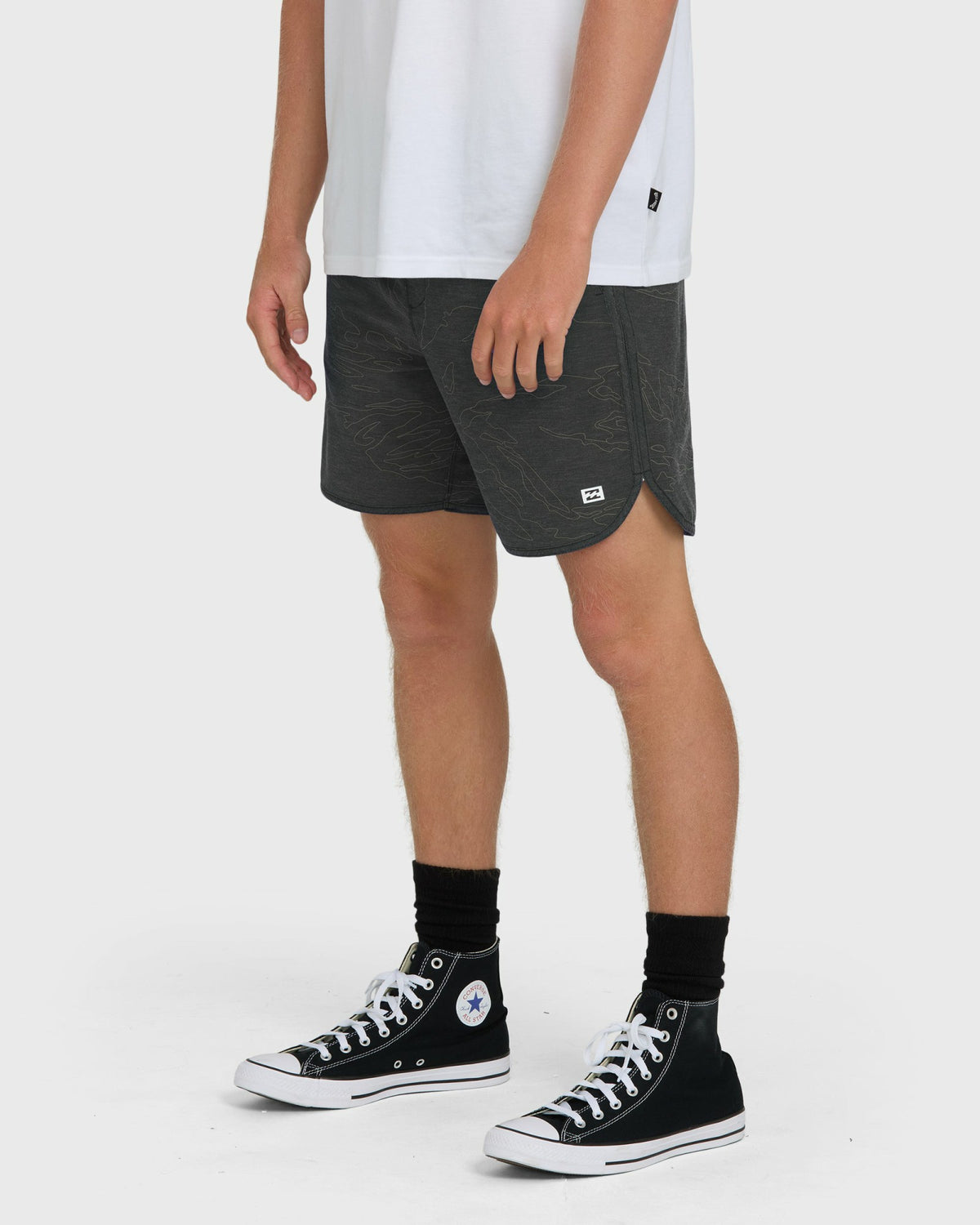Billabong Men's Surftrek Transit Elastic 17\" Hybrid Shorts - Black Camo