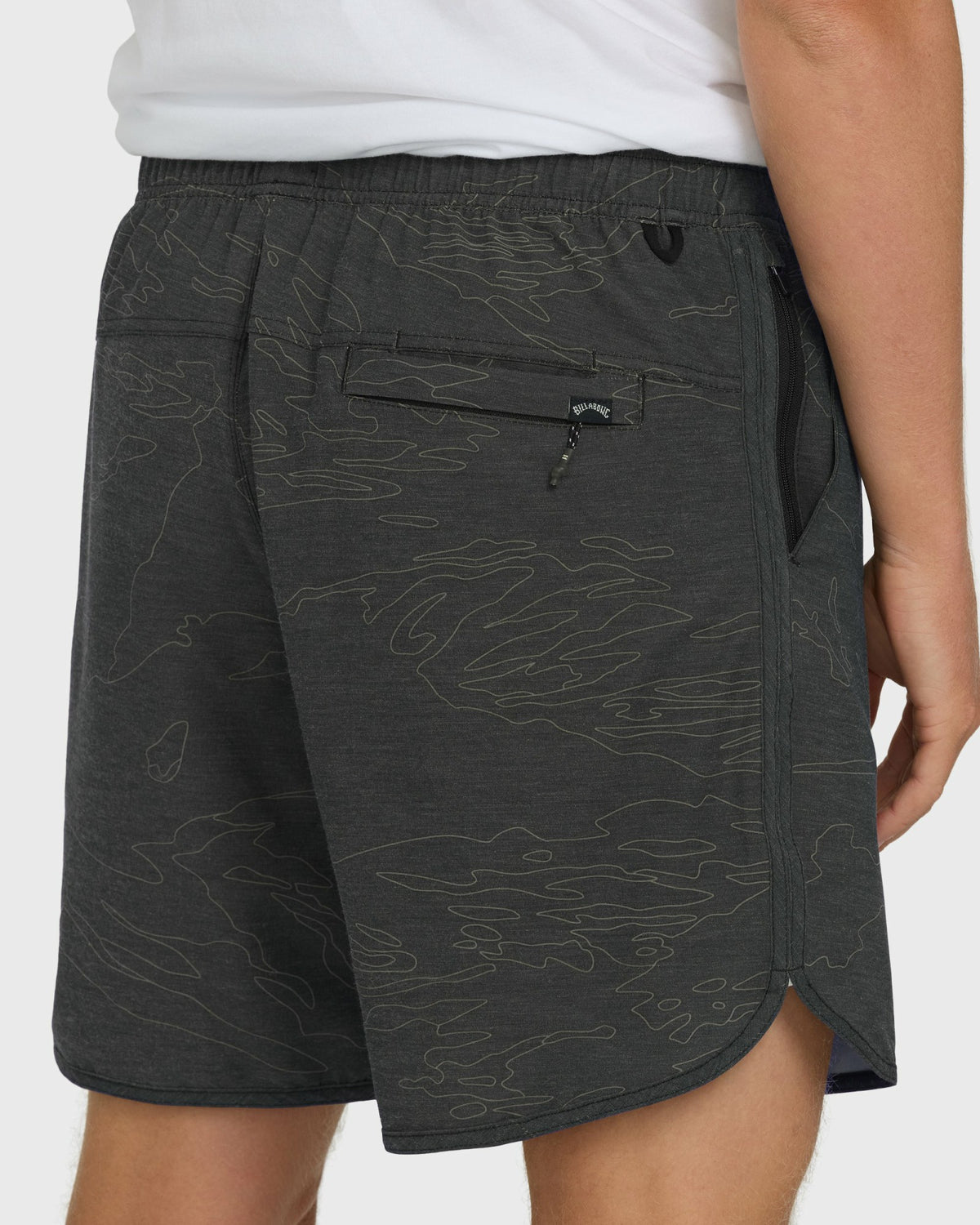 Billabong Men's Surftrek Transit Elastic 17\" Hybrid Shorts - Black Camo