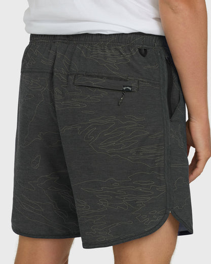 Billabong Men's Surftrek Transit Elastic 17\" Hybrid Shorts - Black Camo