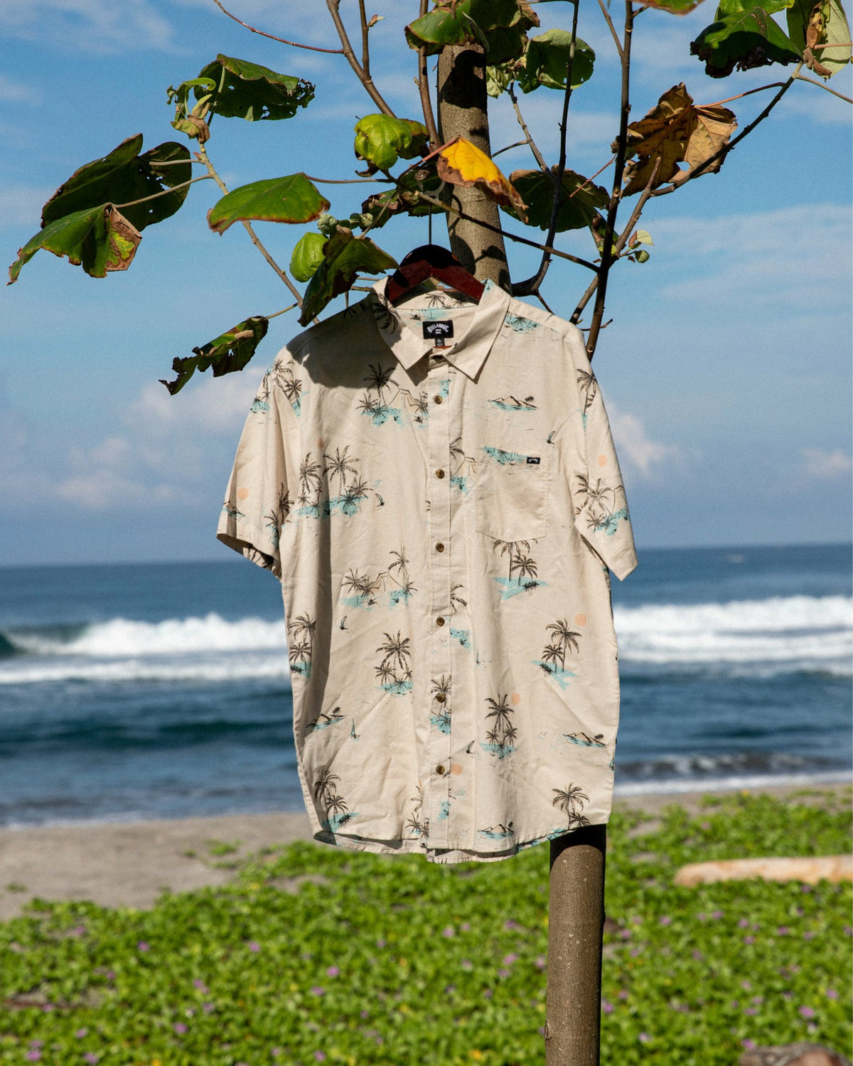 Billabong Men's Sundays Short Sleeve Woven Shirt - Fog