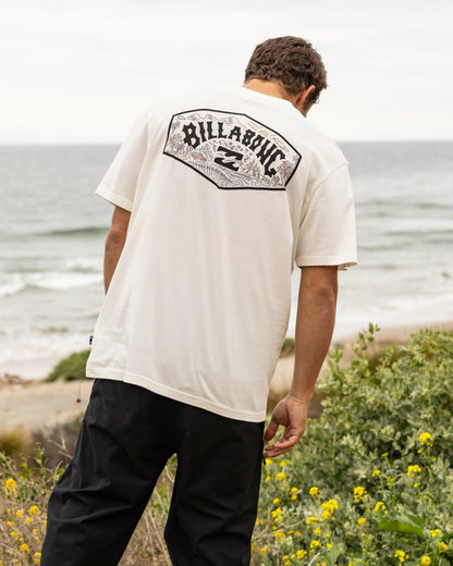 Billabong Men's Scenic Arch Adiv Premium Short Sleeve T-Shirt - Off White