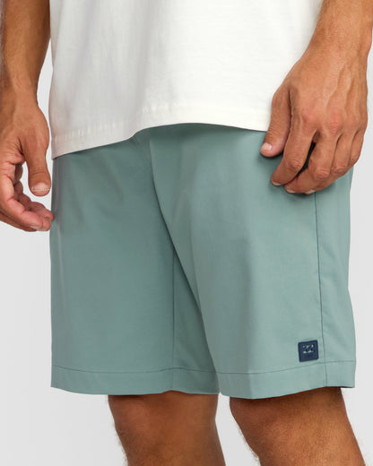 Billabong Men's Surftrek Journey 20\" Hybrid Shorts - Sea Blue
