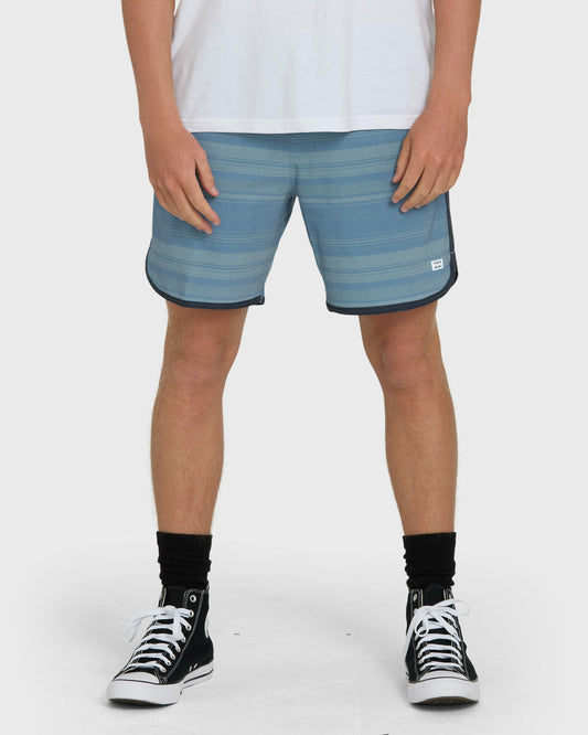 Billabong Men's Surftrek Transit Elastic 17\" Hybrid Shorts - Mid Blue
