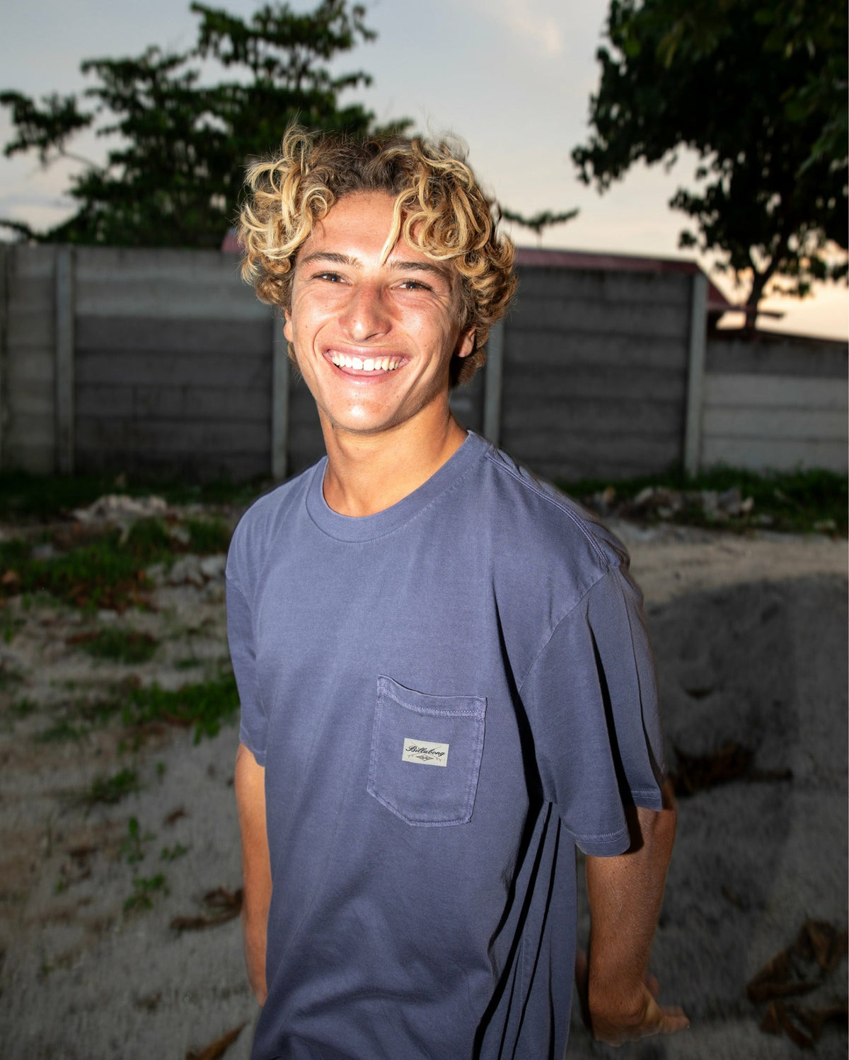 Billabong Men's Essential Pocket Wave Washed Premium Short Sleeve T-Shirt - Graystone