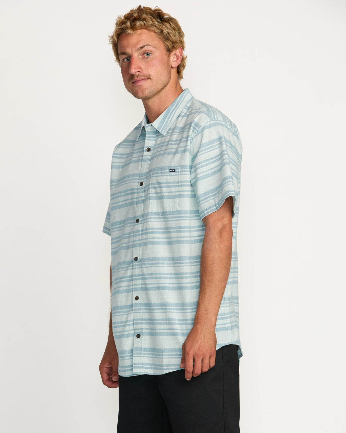 Billabong Men's All Day Stripe Short Sleeve Shirt - Ash Blue