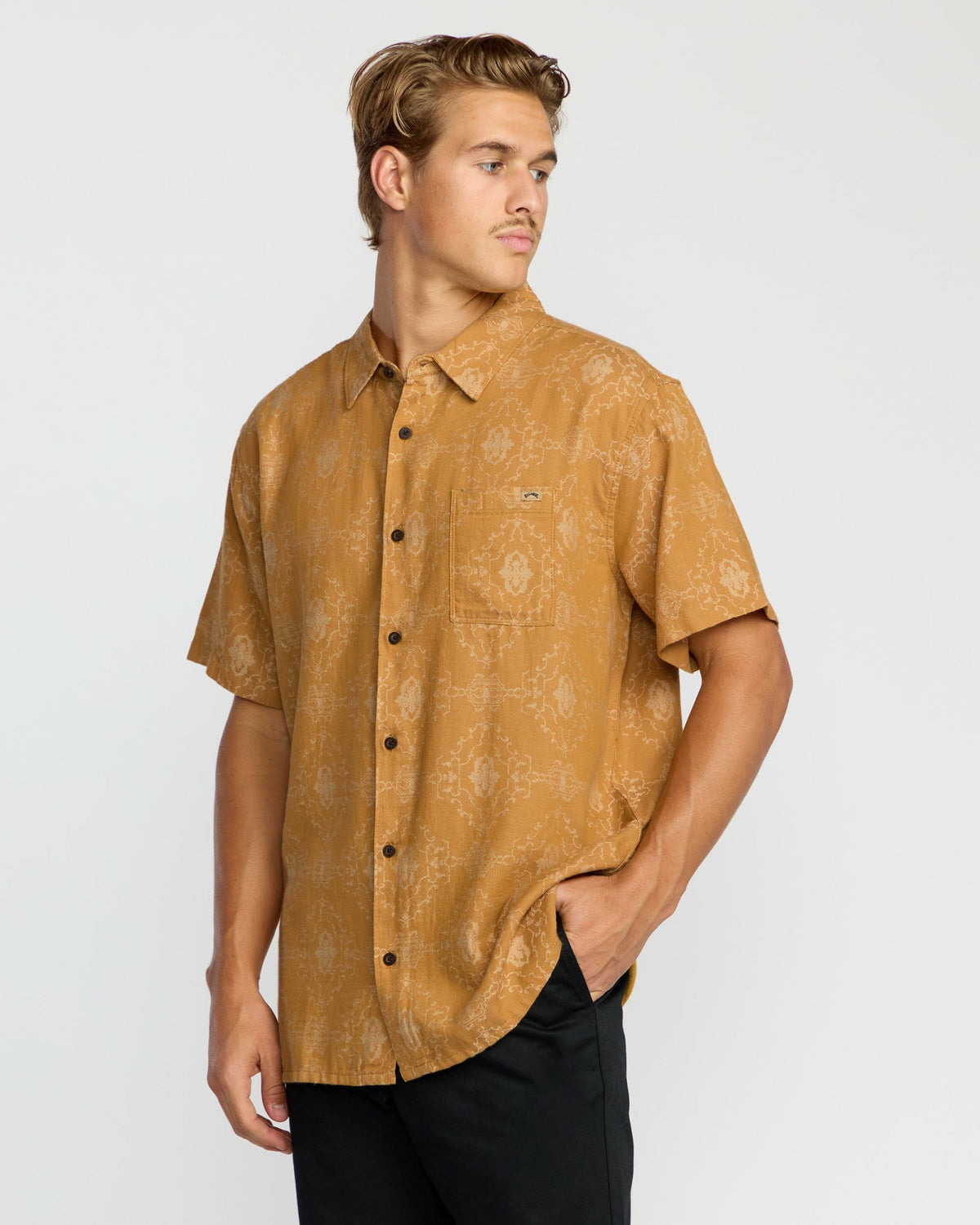 Billabong Men's Sundays Jacquard Short Sleeve Woven Shirt - Golden Haze