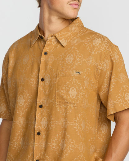 Billabong Men's Sundays Jacquard Short Sleeve Woven Shirt - Golden Haze