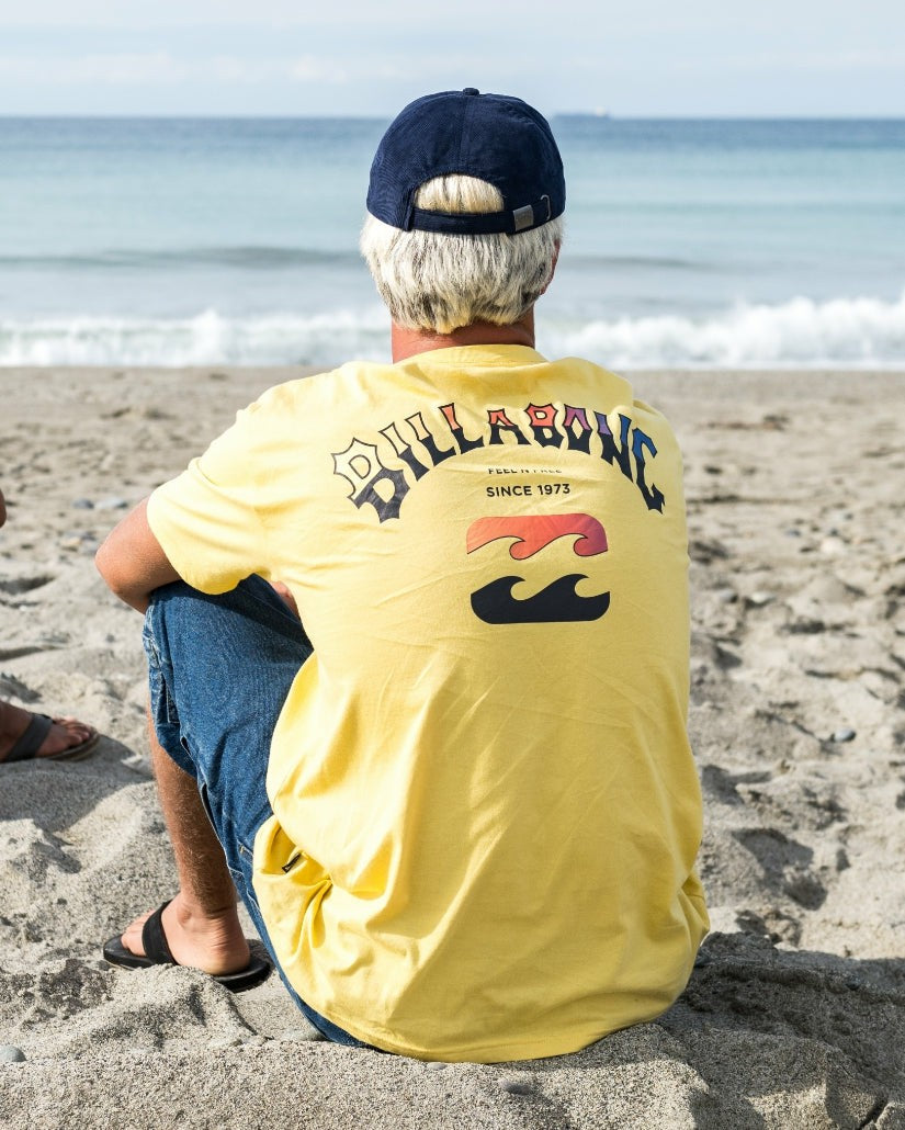 Billabong Men's Arch Fade Premium Short Sleeve T-Shirt - Dust Yellow