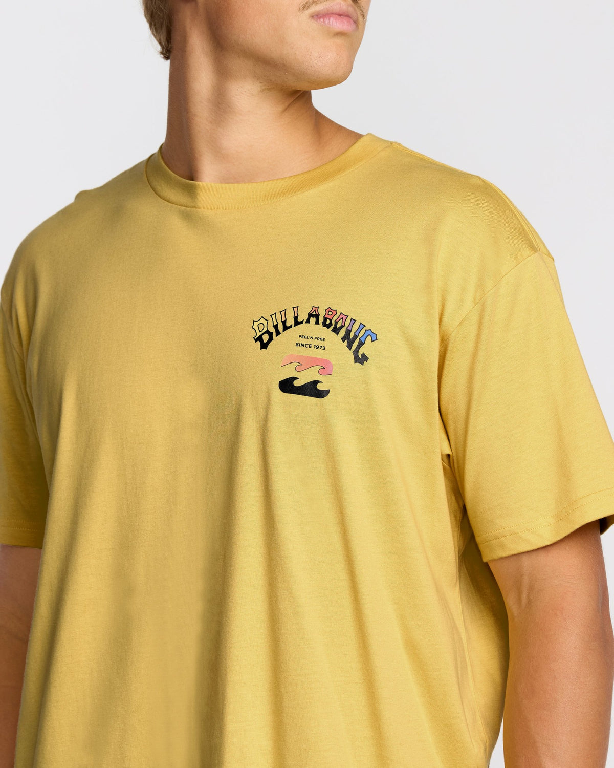 Billabong Men's Arch Fade Premium Short Sleeve T-Shirt - Dust Yellow